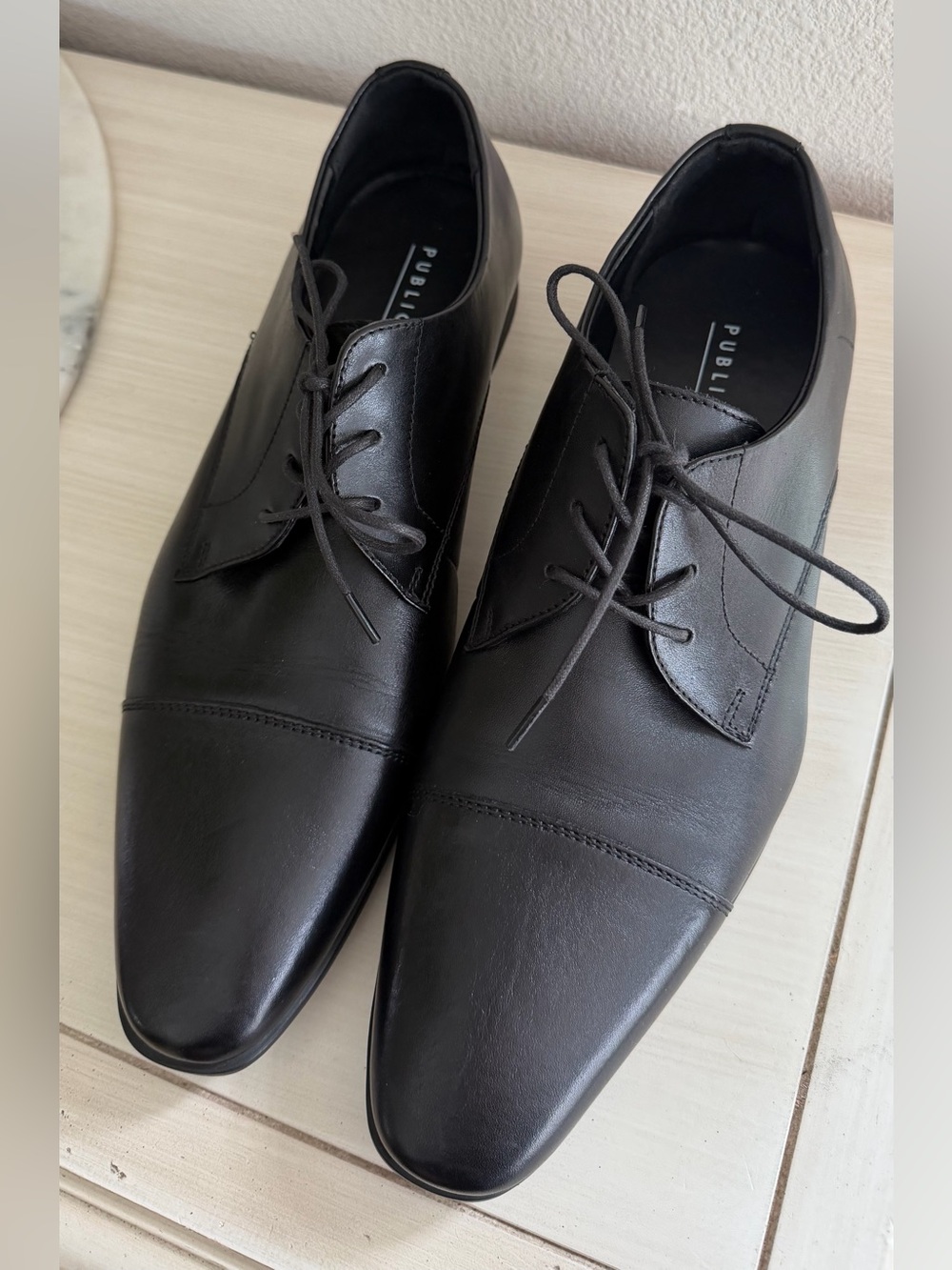Public opinion Black Leather Cap-Toe Derby Shoes for Men